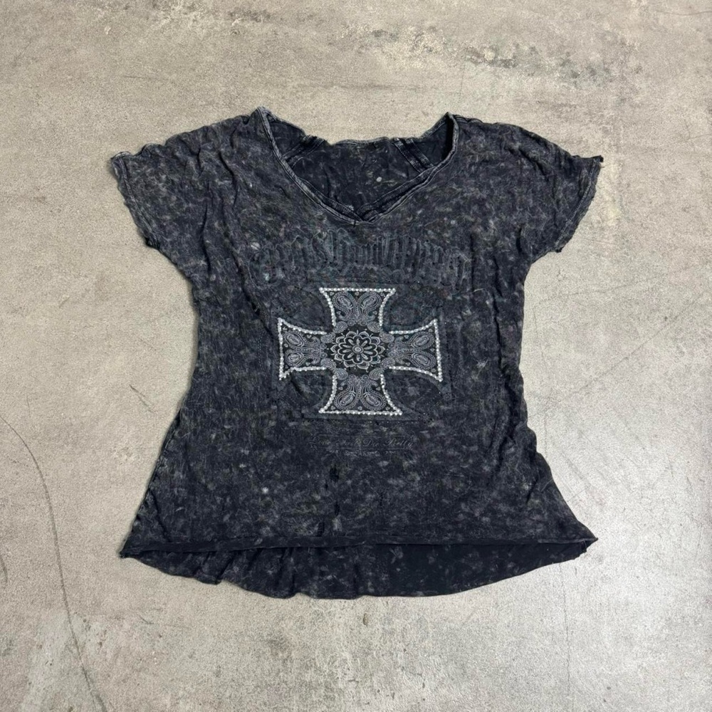 Buckle Y2K Grunge Iron Cross Floral Paisley Stonewashed Grey Short Sleeve Top